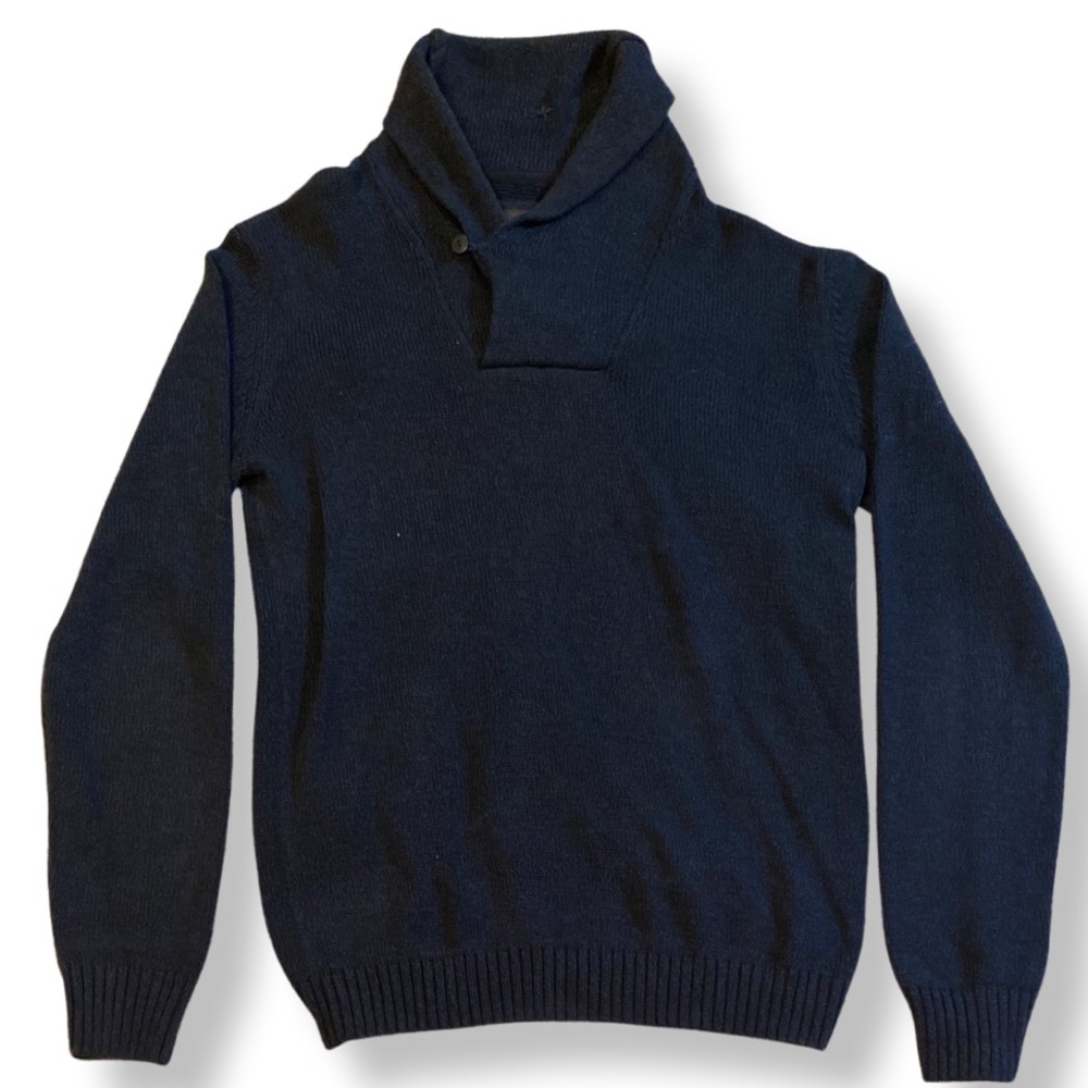 Navy blue size Large knitted sweater for men.